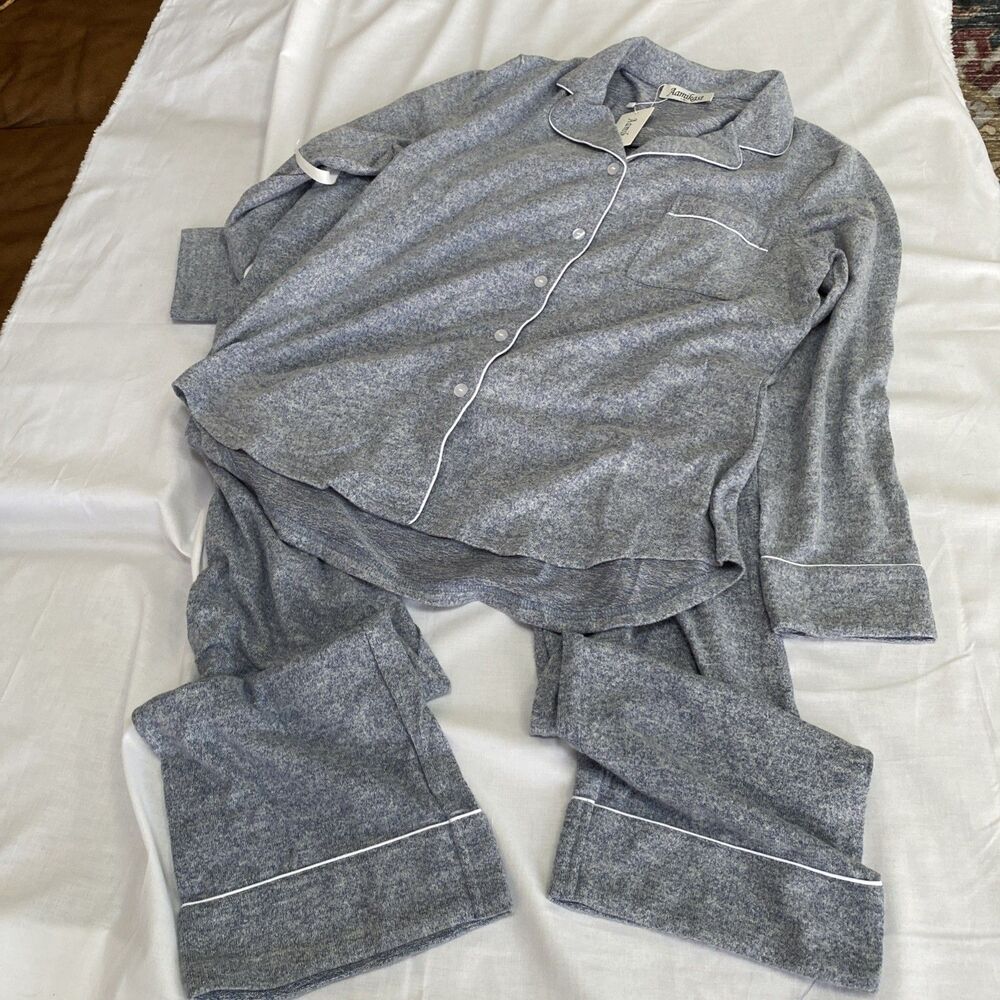 NWT Aamikast Pajama Set Gray Melange Button Down Long Sleeve Soft Sleepwear S